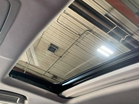 Used 2022 Honda CR-V Touring image 4