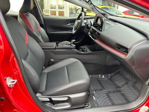 Certified 2025 Toyota Prius Plug-In Hybrid image 17