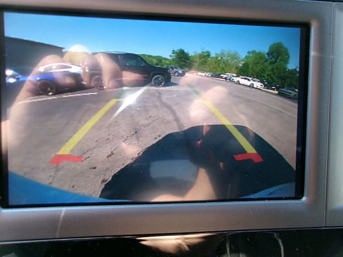 Used 2023 Chrysler Voyager LX FWD image 18