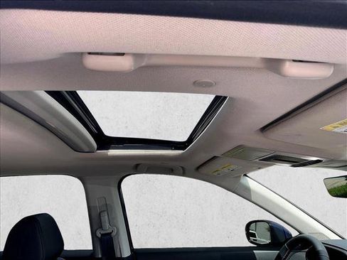 Used 2025 Honda CR-V EX-L image 16
