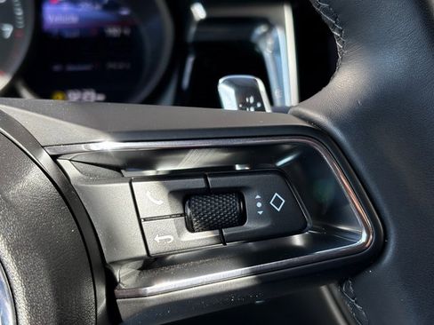 Certified 2025 Porsche Macan image 16