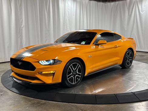 Used 2019 Ford Mustang GT RWD image 1