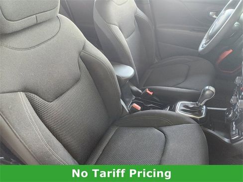 Used 2022 Jeep Renegade Latitude image 12