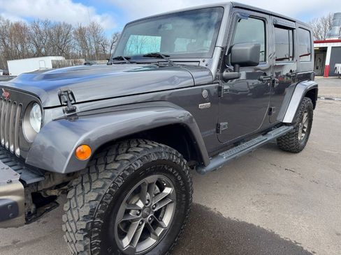 Used 2017 Jeep Wrangler Unlimited Sahara AWD/4WD image 10