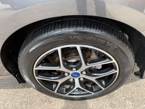 Used 2015 Ford Focus SE w/ SE Sport Package FWD image 7