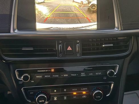 Used 2016 Kia Optima EX w/ Premium Package image 12