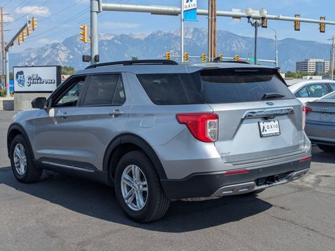 Used 2023 Ford Explorer XLT w/ Equipment Group 202A AWD/4WD image 7
