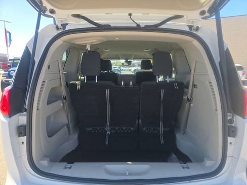 Used 2024 Chrysler Voyager LX image 7