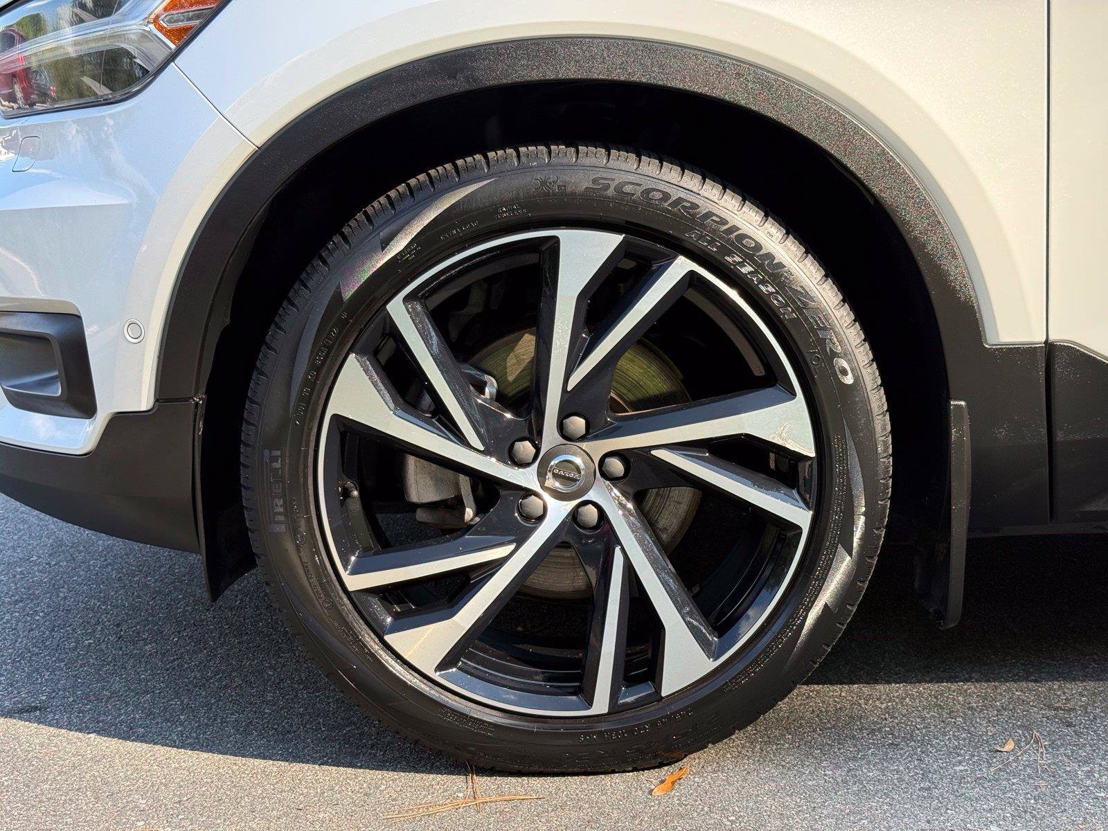 Used 2019 Volvo XC40 T5 R-Design AWD/4WD image 14
