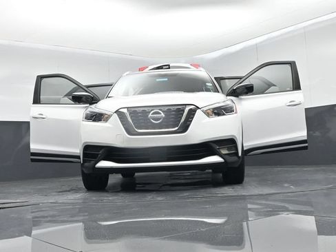 Used 2020 Nissan Kicks SR w/ SR Premium Package FWD image 68