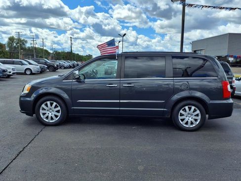 Used 2012 Chrysler Town & Country Touring-L w/ Driver Convenience Group image 25