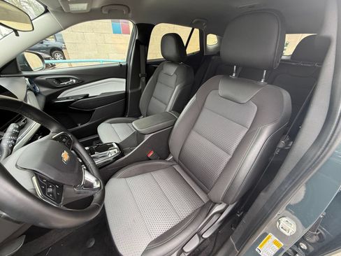 Used 2025 Chevrolet Trax LT w/ LT Convenience Package FWD image 33