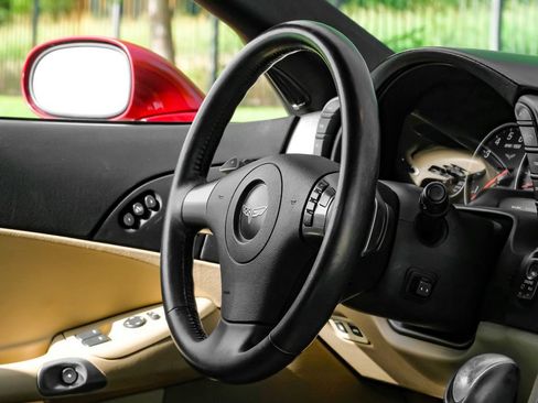 Used 2007 Chevrolet Corvette Convertible w/ Preferred Equipment Group RWD image 17