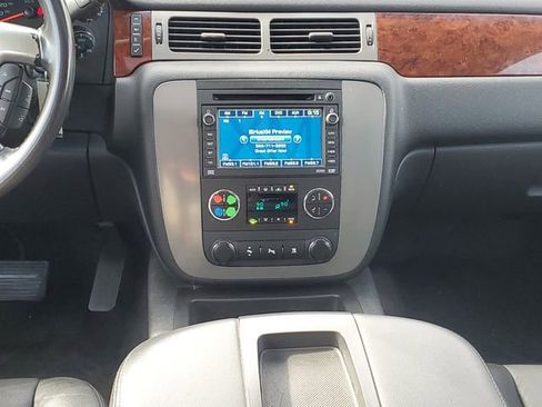 Used 2010 GMC Yukon XL SLT AWD/4WD image 25