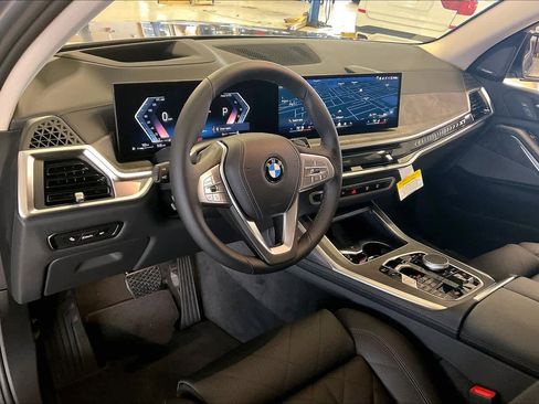 New 2026 BMW X7 xDrive40i w/ Premium Package image 8