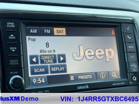 Used 2011 Jeep Grand Cherokee Limited w/ Trailer Tow Group IV AWD/4WD image 27