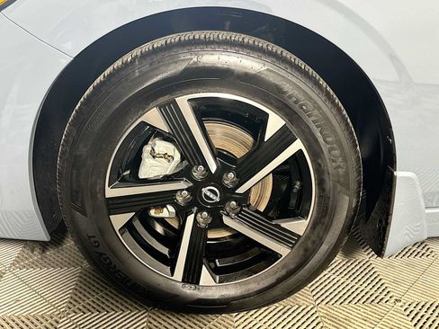 Used 2025 Nissan Sentra SV FWD image 27