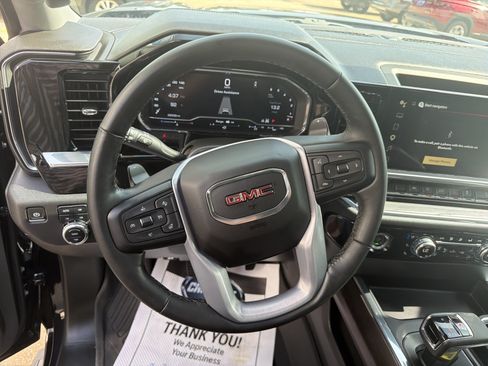 Used 2023 GMC Sierra 1500 SLT AWD/4WD image 16