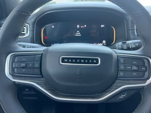 Used 2024 Jeep Wagoneer L Series II w/ Flexible Seating Group image 31