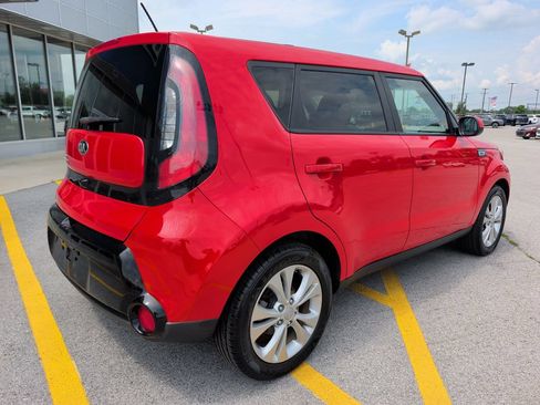 Used 2016 Kia Soul + FWD image 7