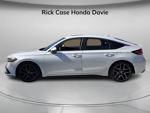 Certified 2024 Honda Civic Sport Touring image 4