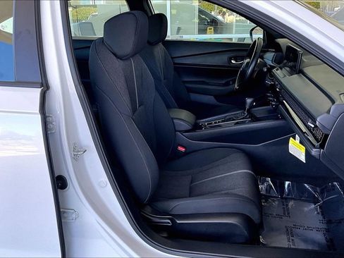 Used 2025 Honda Accord Sport image 29