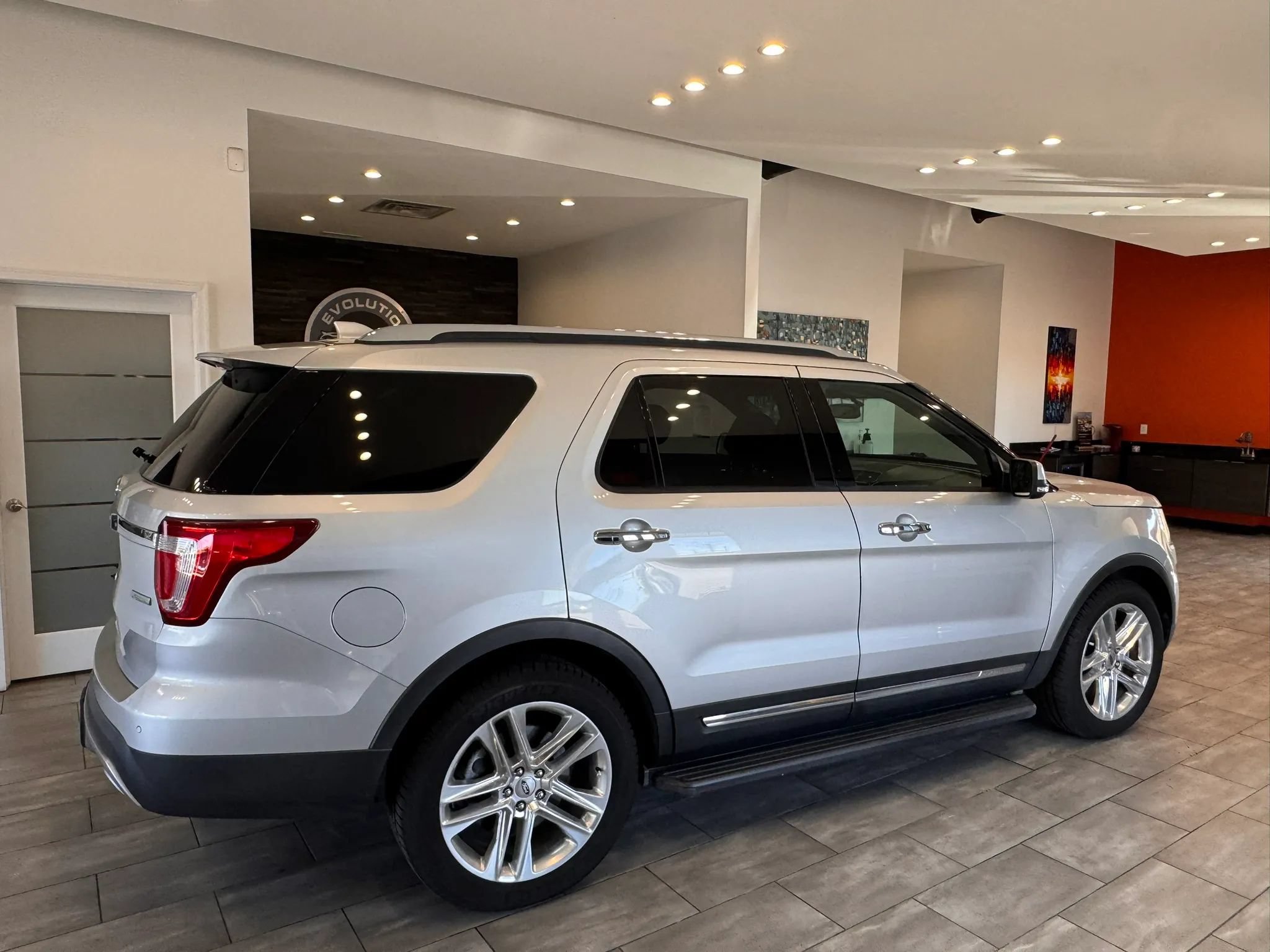 Used 2017 Ford Explorer Limited FWD image 16