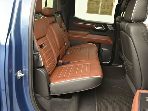 Used 2025 GMC Sierra 1500 Denali Ultimate AWD/4WD image 9