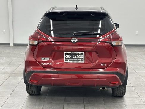Used 2022 Nissan Kicks SR image 3