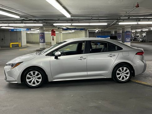 Used 2024 Toyota Corolla LE image 30