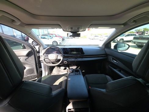 Used 2024 Nissan Ariya FWD image 26