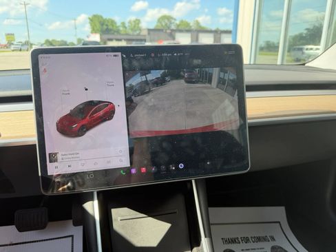 Used 2018 Tesla Model 3 Long Range RWD image 10