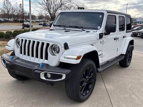 Used 2023 Jeep Wrangler Unlimited Sahara w/ Cold Weather Group image 11