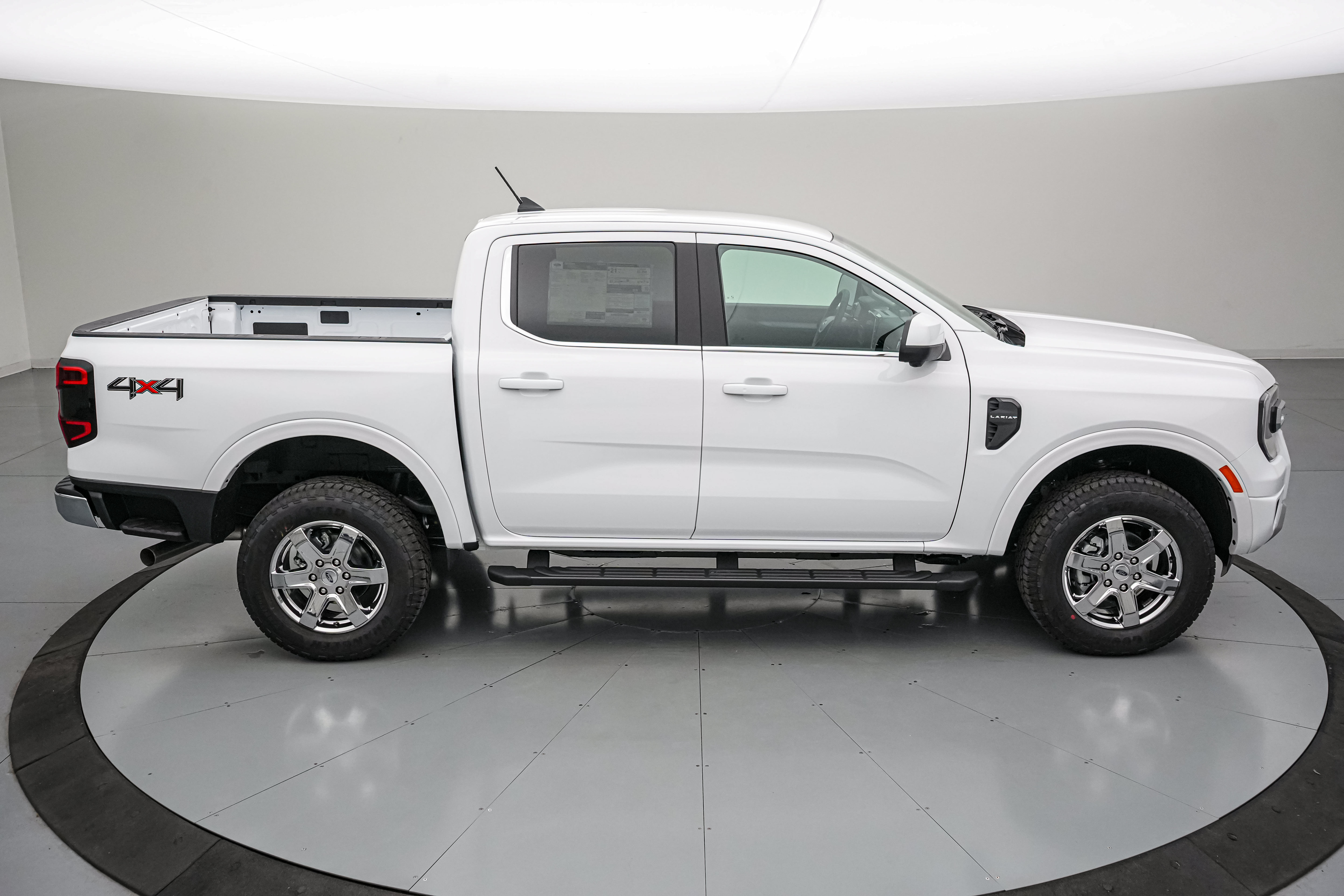 New 2026 Ford Ranger Lariat w/ Chrome Accent Package AWD/4WD image 3