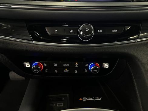 Used 2022 Buick Enclave Premium image 15