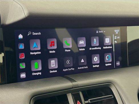 Used 2022 Porsche Taycan image 17