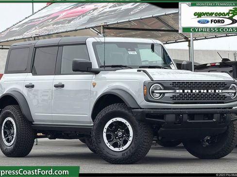 New 2026 Ford Bronco Badlands AWD/4WD image 1