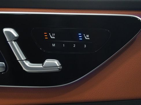 Used 2025 Mercedes-Benz C 43 AMG 4MATIC Sedan image 30