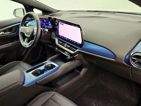 Used 2024 Chevrolet Equinox EV LT FWD image 24