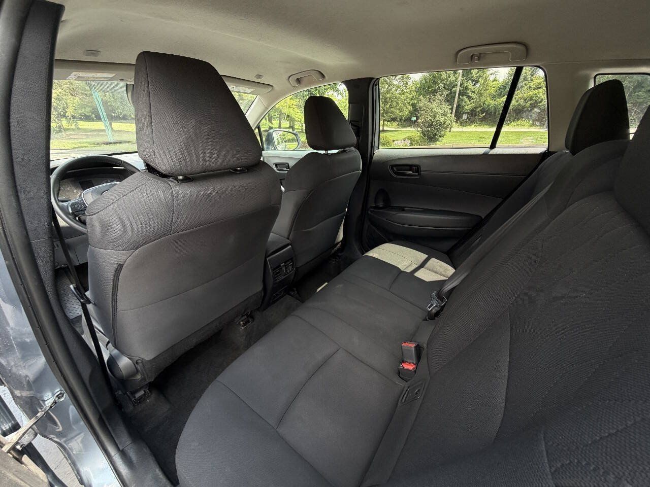 Used 2025 Toyota Corolla Cross LE AWD/4WD image 7