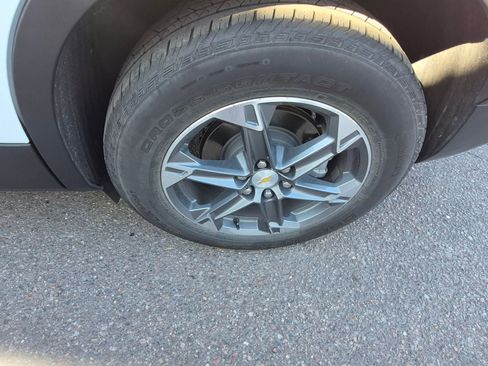 Used 2025 Chevrolet Blazer LT image 9