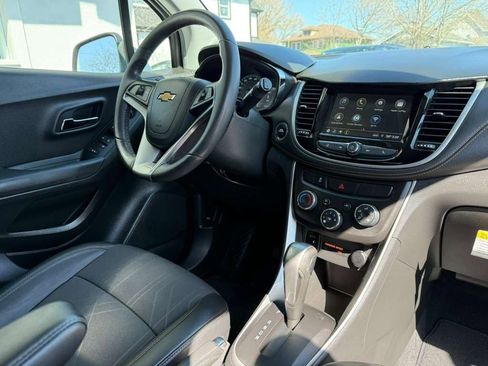 Used 2019 Chevrolet Trax LT w/ LT Convenience Package image 27