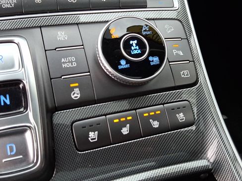 Certified 2022 Hyundai Santa Fe Limited AWD/4WD image 18