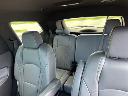 Used 2024 Buick Enclave Essence w/ Sport Touring Edition AWD/4WD image 28