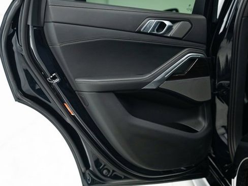 Used 2025 BMW X6 xDrive40i image 25
