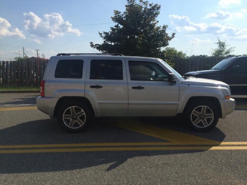 Used 2008 Jeep Patriot Limited AWD/4WD image 4