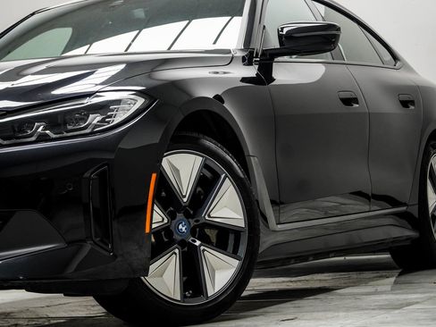 Used 2023 BMW i4 eDrive35 w/ Premium Package image 3