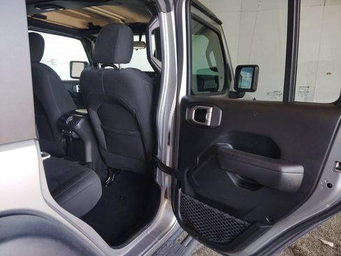 Used 2018 Jeep Wrangler Unlimited Sport S AWD/4WD image 14