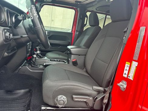 Used 2018 Jeep Wrangler Unlimited Sport image 16