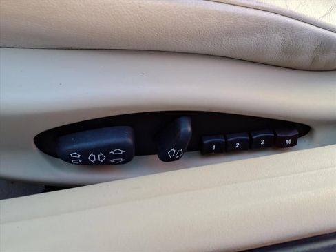 Used 2005 BMW Z4 2.5i image 14